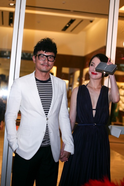 Vợ chồng Phạm Văn Phương đẹp đôi xuất hiện tại TPHCM - 12 Vợ chồng Phạm Văn Phương đẹp đôi xuất hiện tại TPHCM - 12