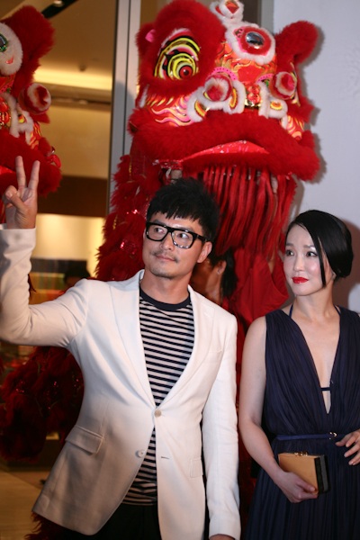 Vợ chồng Phạm Văn Phương đẹp đôi xuất hiện tại TPHCM - 13 Vợ chồng Phạm Văn Phương đẹp đôi xuất hiện tại TPHCM - 13