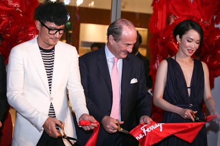 Váy xẻ quá táo bạo của Ngô Mỹ Uyên - 15