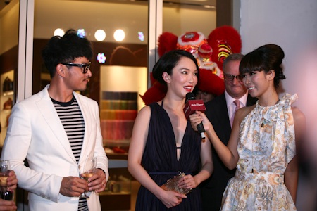 Vợ chồng Phạm Văn Phương đẹp đôi xuất hiện tại TPHCM - 15 Vợ chồng Phạm Văn Phương đẹp đôi xuất hiện tại TPHCM - 15