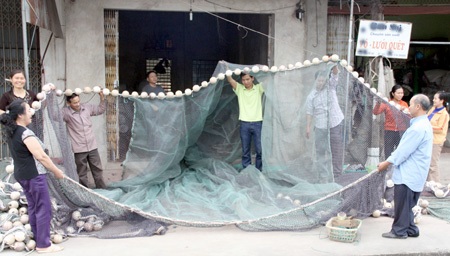 Hối hả làm lưới “khủng” dẫn dắt cụ Rùa - 13