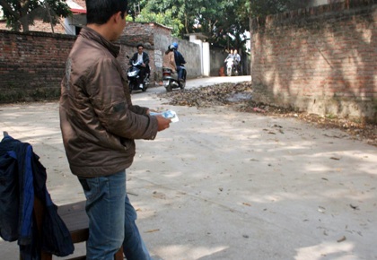 Ngang nhiên lập “bốt”, chặn cầu thu phí - 5