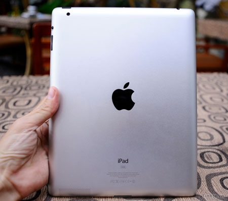 iPad 2 về Việt Nam với giá 1.700 USD - 2