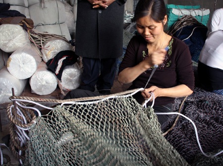 Hối hả làm lưới “khủng” dẫn dắt cụ Rùa - 1