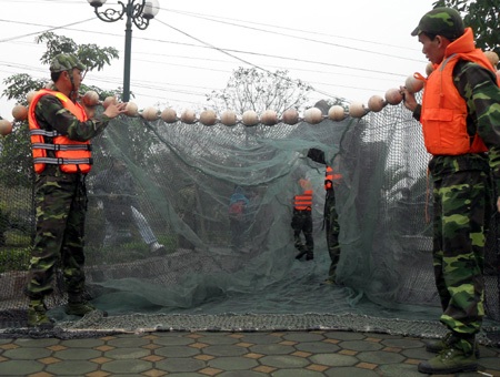 Đặc công nước đội mưa diễn tập dẫn dắt cụ Rùa - 4