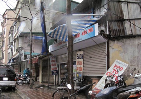 Người Hà Nội hối hả chạy mưa rét - 1