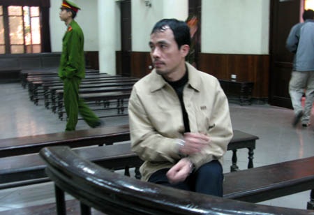 Lĩnh án chung thân sau 16 năm trốn lệnh truy nã - 2 Lĩnh án chung thân sau 16 năm trốn lệnh truy nã - 2
