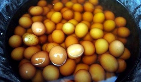 Luộc trứng bằng nước tiểu trẻ em - 2 Luộc trứng bằng nước tiểu trẻ em - 2