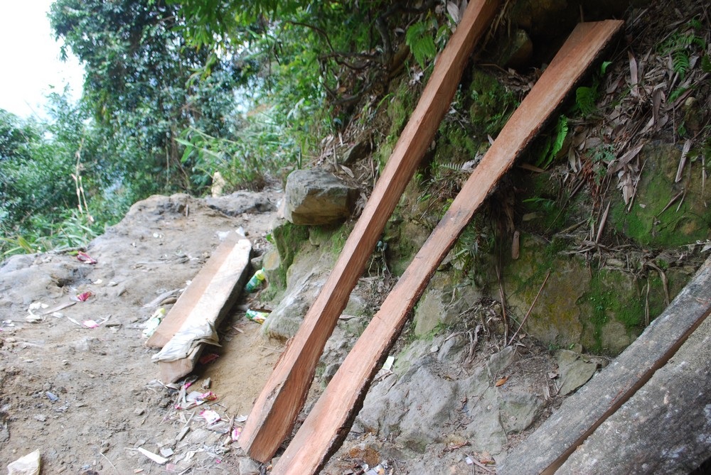 “Vàng tặc” và những hầm lò khai thác... rợn người - 11 “Vàng tặc” và những hầm lò khai thác... rợn người - 11