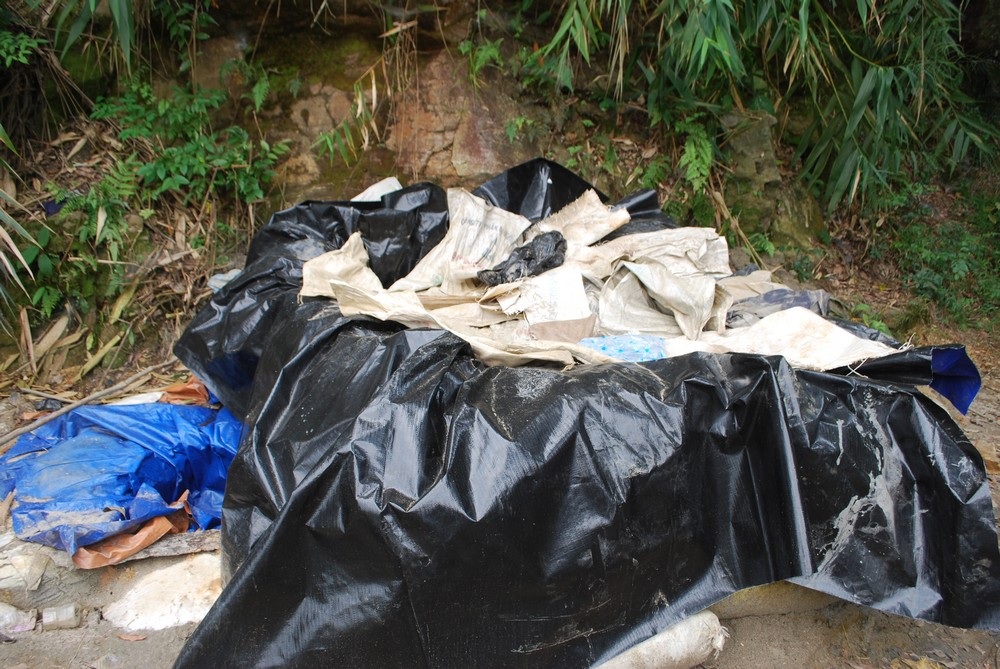 “Vàng tặc” và những hầm lò khai thác... rợn người - 12 “Vàng tặc” và những hầm lò khai thác... rợn người - 12