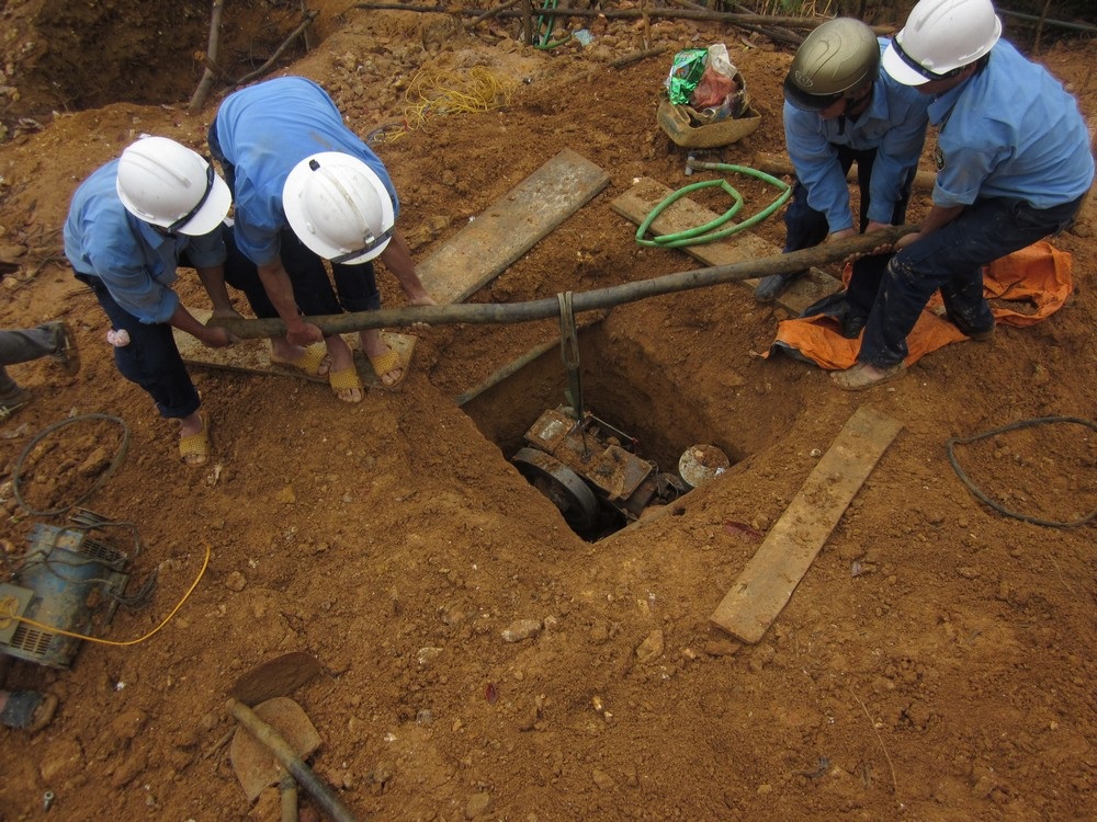 “Vàng tặc” và những hầm lò khai thác... rợn người - 16 “Vàng tặc” và những hầm lò khai thác... rợn người - 16