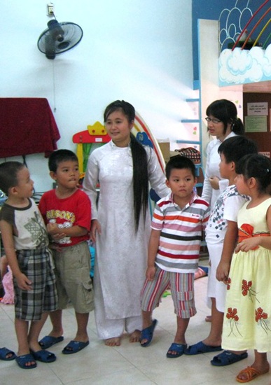 Khi nữ sinh cấp 3 tập làm cô dạy trẻ - 3 Khi nữ sinh cấp 3 tập làm cô dạy trẻ - 3