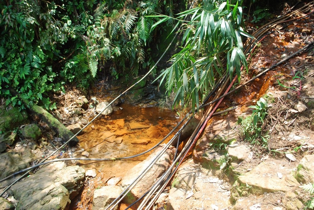 “Vàng tặc” và những hầm lò khai thác... rợn người - 8 “Vàng tặc” và những hầm lò khai thác... rợn người - 8