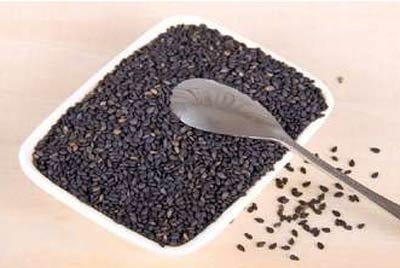 Để tóc không bạc sớm… - 1 Để tóc không bạc sớm… - 1