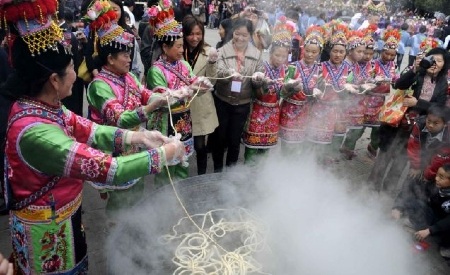 Sợi mì dài 1.700m - 1 Sợi mì dài 1.700m - 1