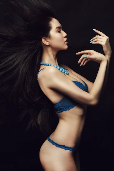 "Nữ hoàng nội y" Ngọc Trinh từng làm nhân viên phục vụ quán Bida - 1 "Nữ hoàng nội y" Ngọc Trinh từng làm nhân viên phục vụ quán Bida - 1