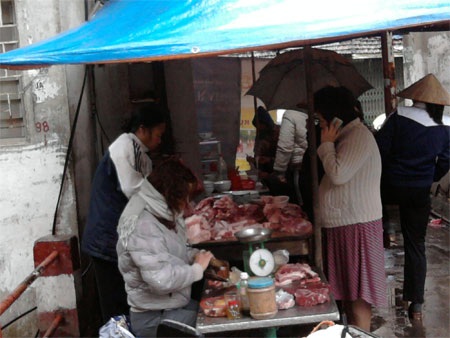 Thực phẩm Hà Nội tăng giá vì trời mưa rét dài ngày - 2 Thực phẩm Hà Nội tăng giá vì trời mưa rét dài ngày - 2