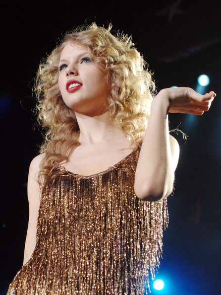 Taylor Swift cháy hết mình ở Milan - 9