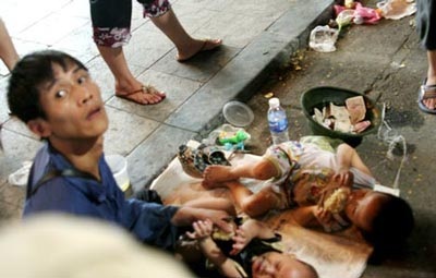 Xin đừng lợi dụng, đừng phụ lòng tin - 1
