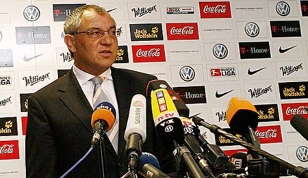 Vừa bị Schalke sa thải, Magath về lại Woflsburg  - 1