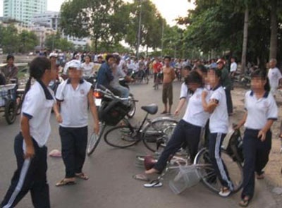 Cần kiên quyết ngăn chặn bạo lực học đường - 2 Cần kiên quyết ngăn chặn bạo lực học đường - 2