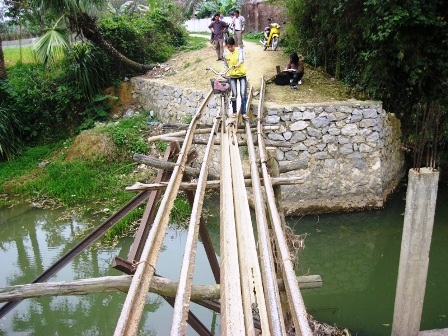 Chênh vênh qua cầu tìm chữ - 4
