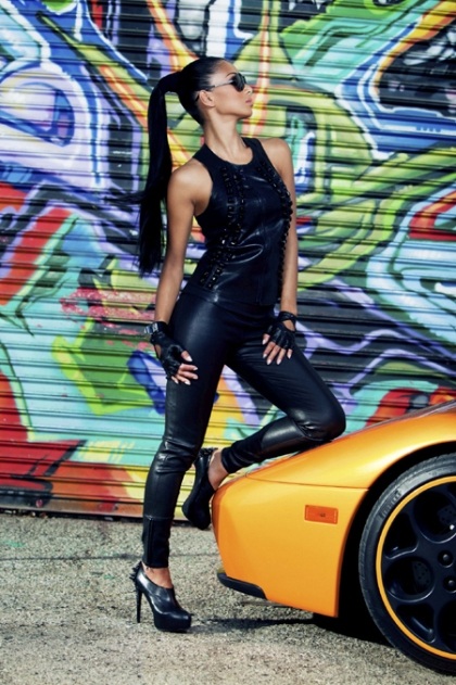 Nicole Scherzinger khoe dáng bên Lamborghini - 9 Nicole Scherzinger khoe dáng bên Lamborghini - 9