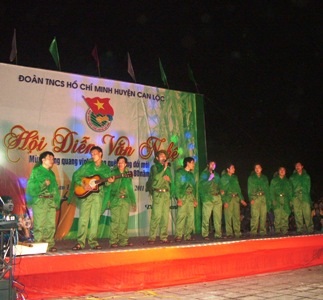 Lửa trại kỷ niệm 80 năm ngày thành lập Đoàn TNCS Hồ Chí Minh - 4