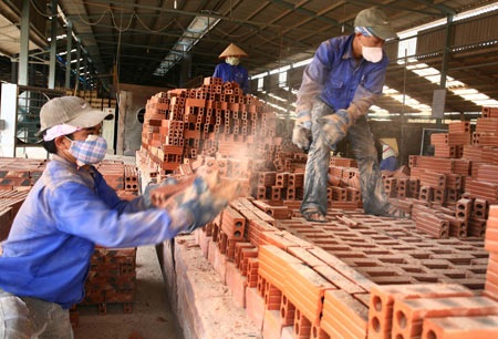 Lao động đi xuất khẩu: Khó tìm việc khi trở về - 1 Lao động đi xuất khẩu: Khó tìm việc khi trở về - 1