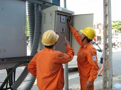 Đau đầu vì “điệp khúc” thiếu điện - 1