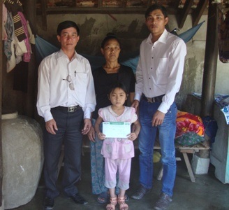 Hà Tĩnh: Mẹ con chị Liên xúc động nhận quà nhân ái - 1