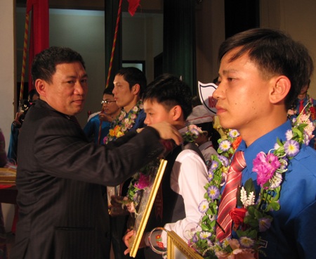 Tôn vinh khát vọng tuổi trẻ xứ Nghệ - 4 Tôn vinh khát vọng tuổi trẻ xứ Nghệ - 4