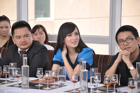 Ngắm Huỳnh Bích Phương mặt "mộc" - 2 Ngắm Huỳnh Bích Phương mặt "mộc" - 2