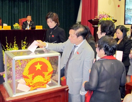 Bà Ngô Thị Thanh Hằng thôi chức Phó Chủ tịch TP Hà Nội - 1