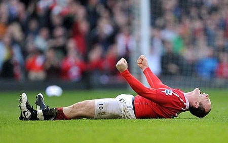 Những khoảnh khắc ấn tượng vòng 30 Ngoại hạng Anh - 15