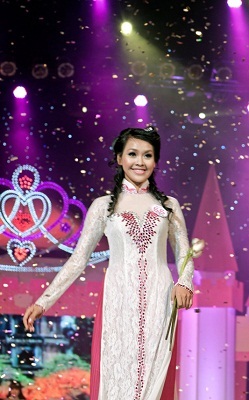 Đêm đăng quang Miss PNJSilver 2011 - 12