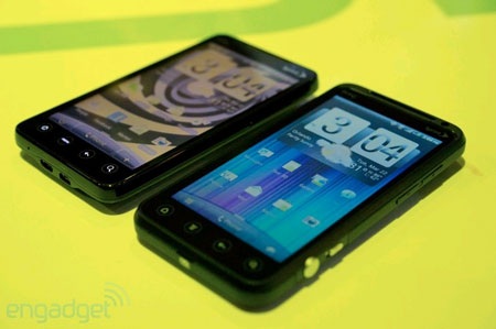 “Anh em” HTC EVO 3D và EVO 4G “đọ dáng” - 5