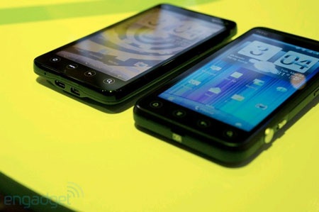 “Anh em” HTC EVO 3D và EVO 4G “đọ dáng” - 6
