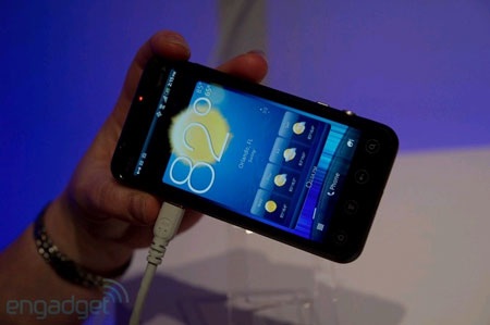 Ngắm hình ảnh thực tế “siêu phẩm” HTC EVO 3D - 2