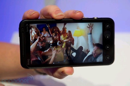 Ngắm hình ảnh thực tế “siêu phẩm” HTC EVO 3D - 5