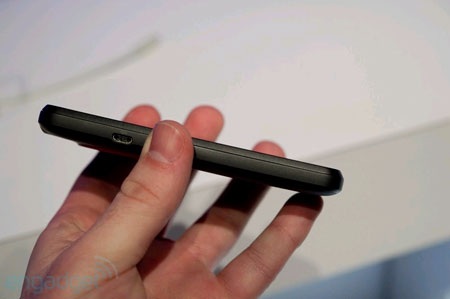 Ngắm hình ảnh thực tế “siêu phẩm” HTC EVO 3D - 9