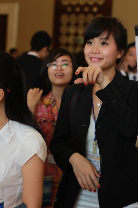 Ngắm Diễm Trang năng động tại Diễn đàn trẻ châu Á - 3