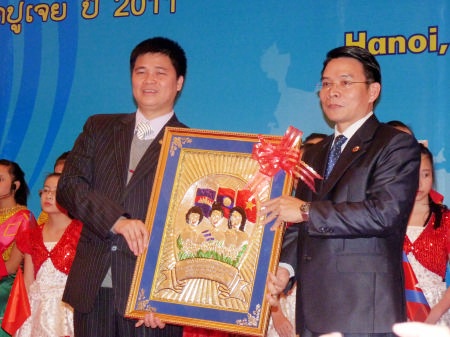 Gặp gỡ hữu nghị Thanh niên Việt Nam - Lào - Campuchia 2011 - 6