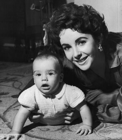 Bà mẹ ngọt ngào Elizabeth Taylor - 1 Bà mẹ ngọt ngào Elizabeth Taylor - 1