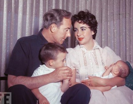 Bà mẹ ngọt ngào Elizabeth Taylor - 3 Bà mẹ ngọt ngào Elizabeth Taylor - 3
