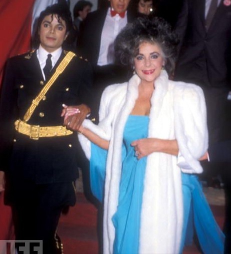 Những hình ảnh đáng nhớ của Elizabeth Taylor và Michael Jackson - 6 Những hình ảnh đáng nhớ của Elizabeth Taylor và Michael Jackson - 6