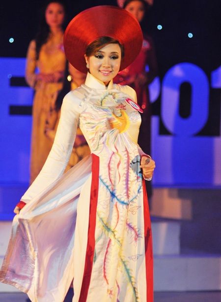 Khánh Chi - Không thích bị gắn mác “Em gái Công Vinh” - 3