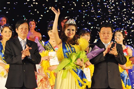 Khánh Chi - Không thích bị gắn mác “Em gái Công Vinh” - 11