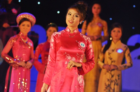 Em gái Công Vinh đăng quang Hoa khôi ĐH Văn hóa - 3 Em gái Công Vinh đăng quang Hoa khôi ĐH Văn hóa - 3