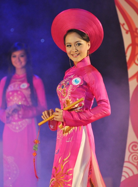 Em gái Công Vinh đăng quang Hoa khôi ĐH Văn hóa - 5 Em gái Công Vinh đăng quang Hoa khôi ĐH Văn hóa - 5